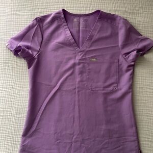 Figs Women’s Lavender V-Neck Scrub Top